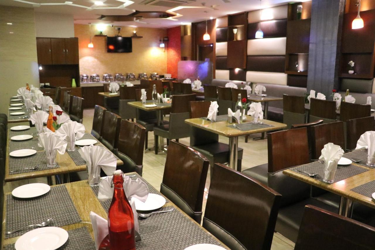 Hotel S C Residency Zirakpur Екстер'єр фото
